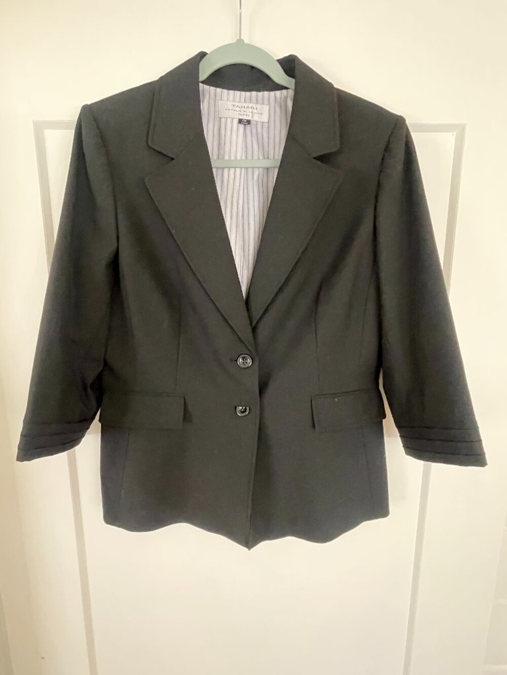 Tahari Arthur S. Levine Black 3/4 Sleeve Pinstripe Lined Blazer – Size 12P